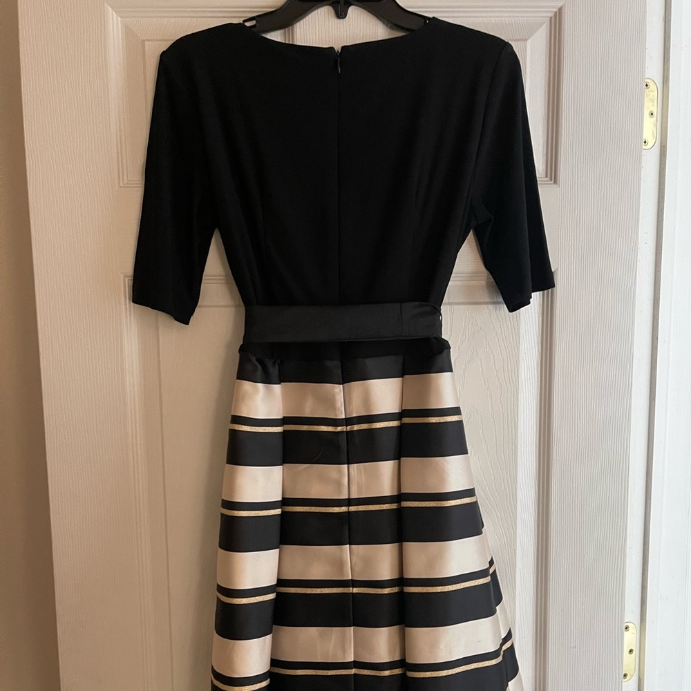 Beautiful size 8 dress! Worn only once!!